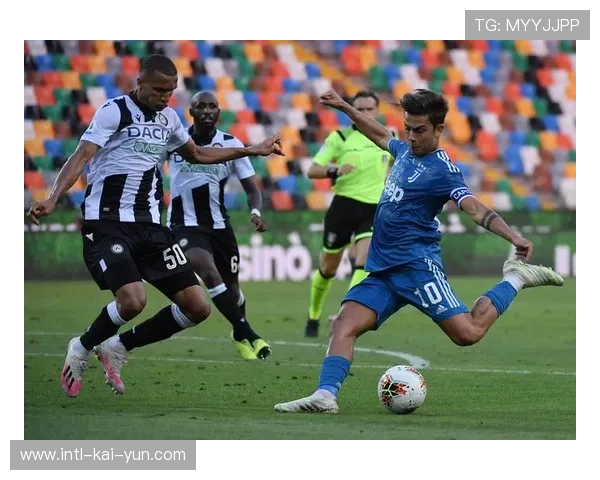 罗马客场3-1克雷莫纳,十年后再度独占意甲榜首